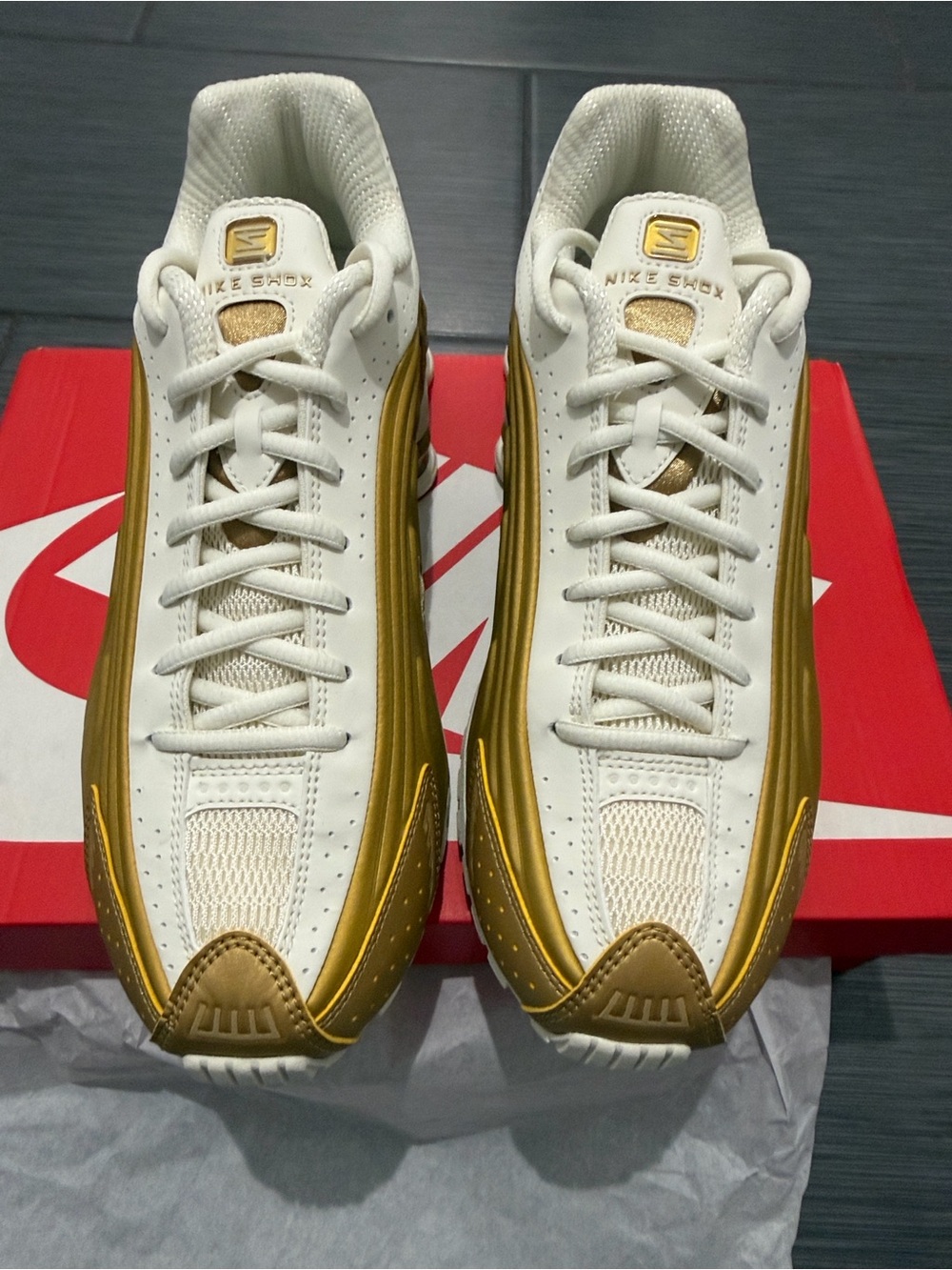 Nike Men's Gold and White Shox Running Sneakers - Picture 3 of 3